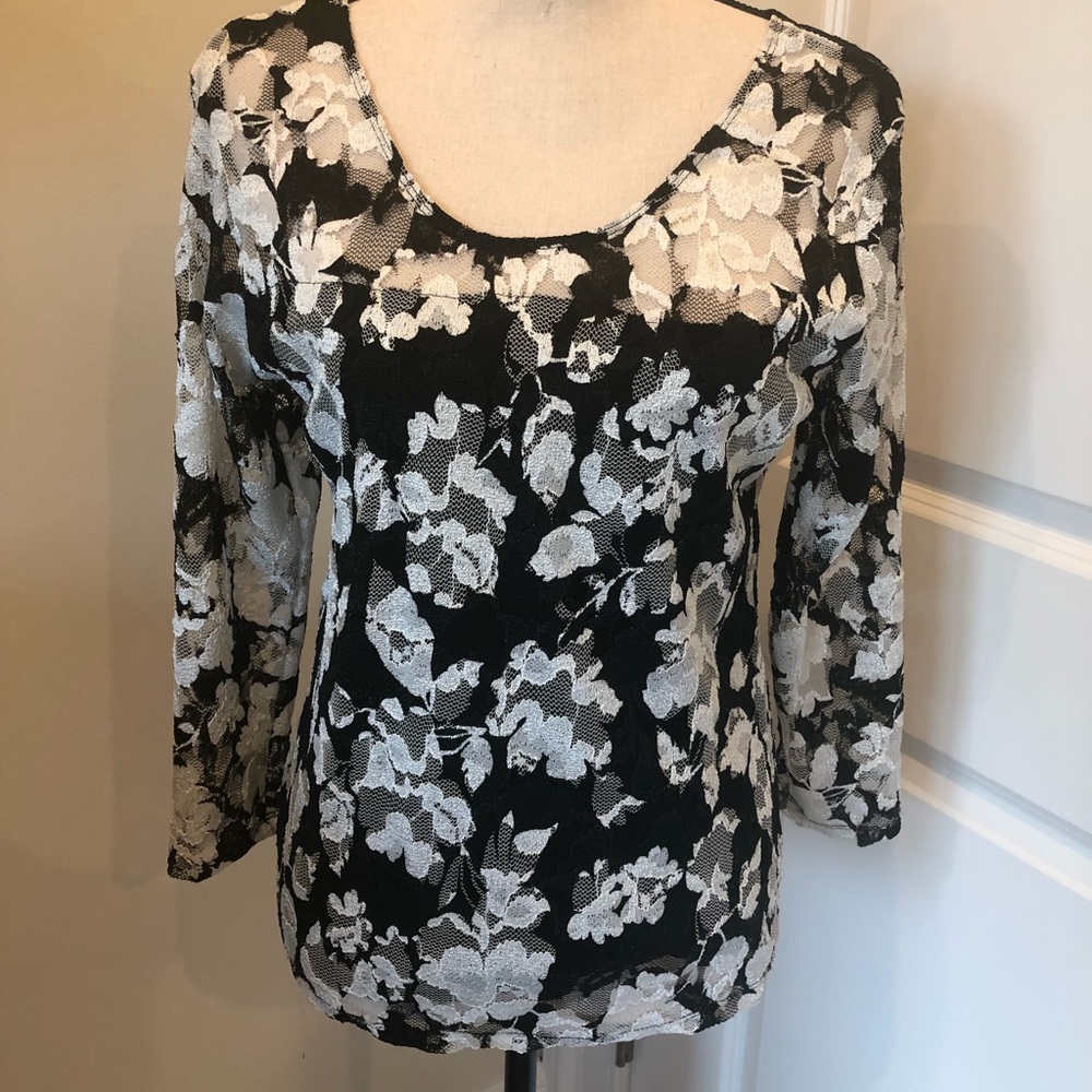 G Wheels black and white lace mesh top